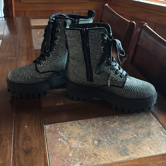 ROUGE Diamond-studded High Heel Boots - Picture 5 of 12